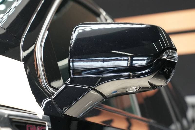 2025 GMC Yukon DENALI thumbnail 6