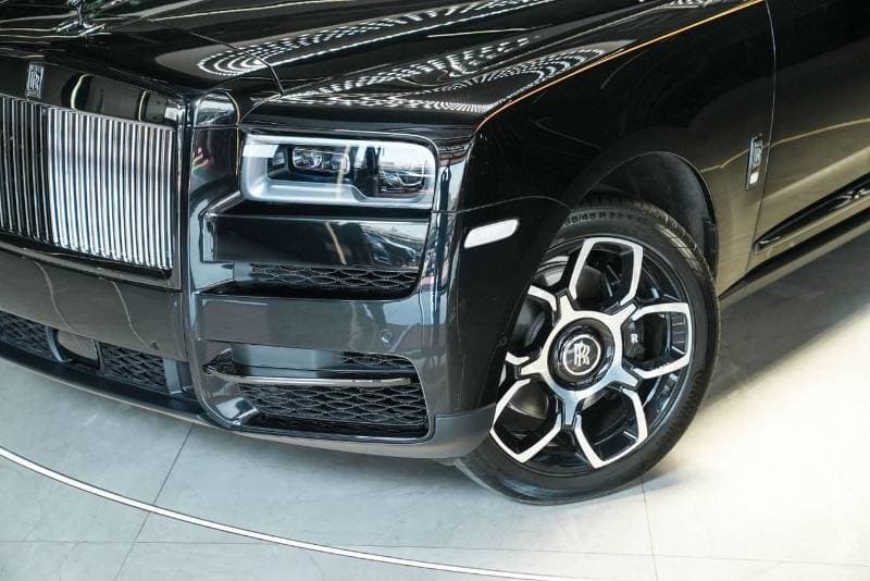 2024 Rolls Royce Cullinan BLACK BADGE thumbnail 2