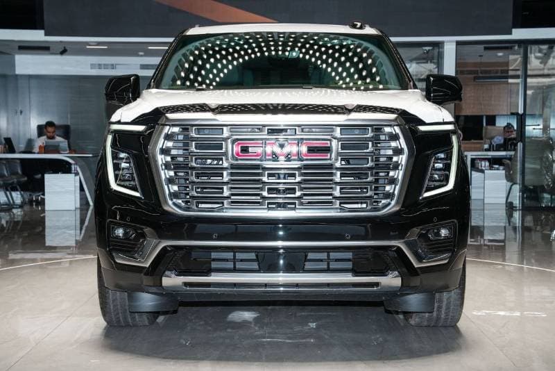 2025 GMC Yukon DENALI thumbnail 2