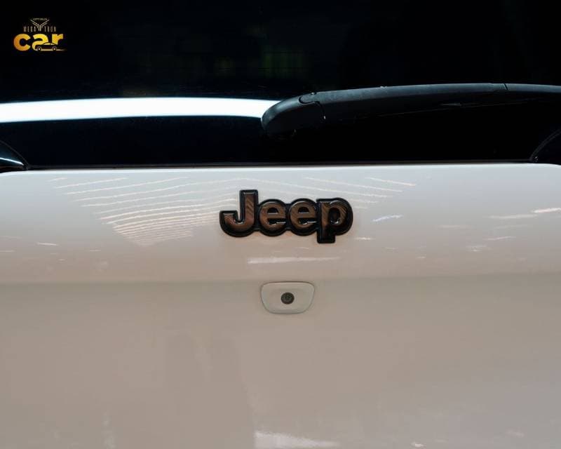 2017 Jeep Grand Cherokee L thumbnail 6