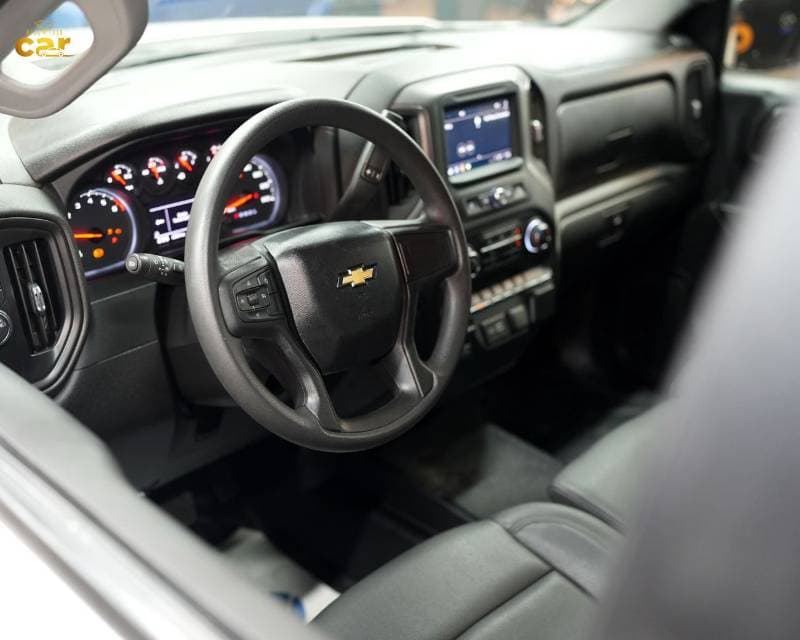 2024 Chevrolet Silverado 1500 RST thumbnail 6