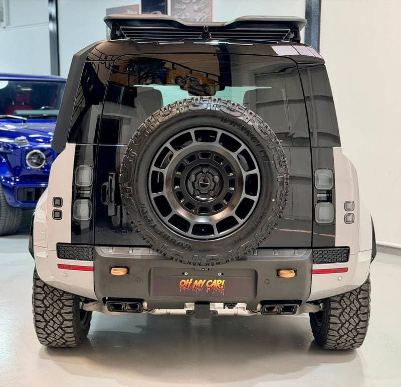 2026 Land Rover Defender thumbnail 7