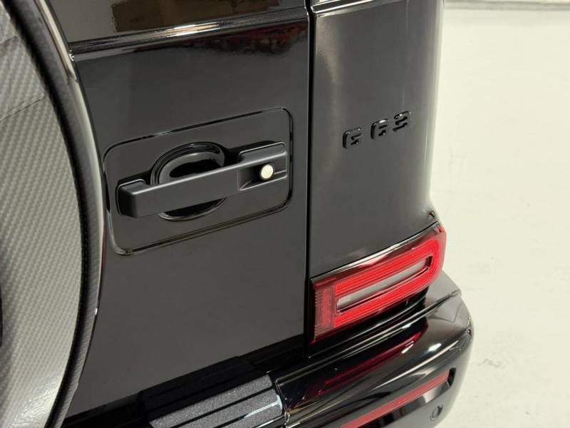 2027 Mercedes Benz G63 AMG 2027 thumbnail 7