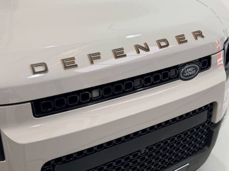 2026 Land Rover Defender 110 OCTA P635 thumbnail 5