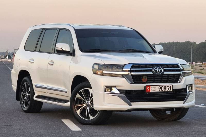 2014 Toyota Land Cruiser GXR thumbnail 3