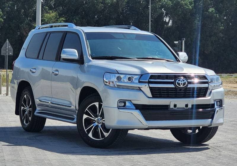 2010 Toyota Land Cruiser thumbnail 3