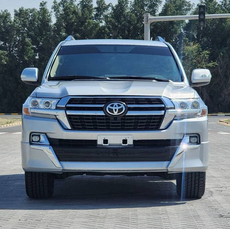 2010 Toyota Land Cruiser thumbnail 2