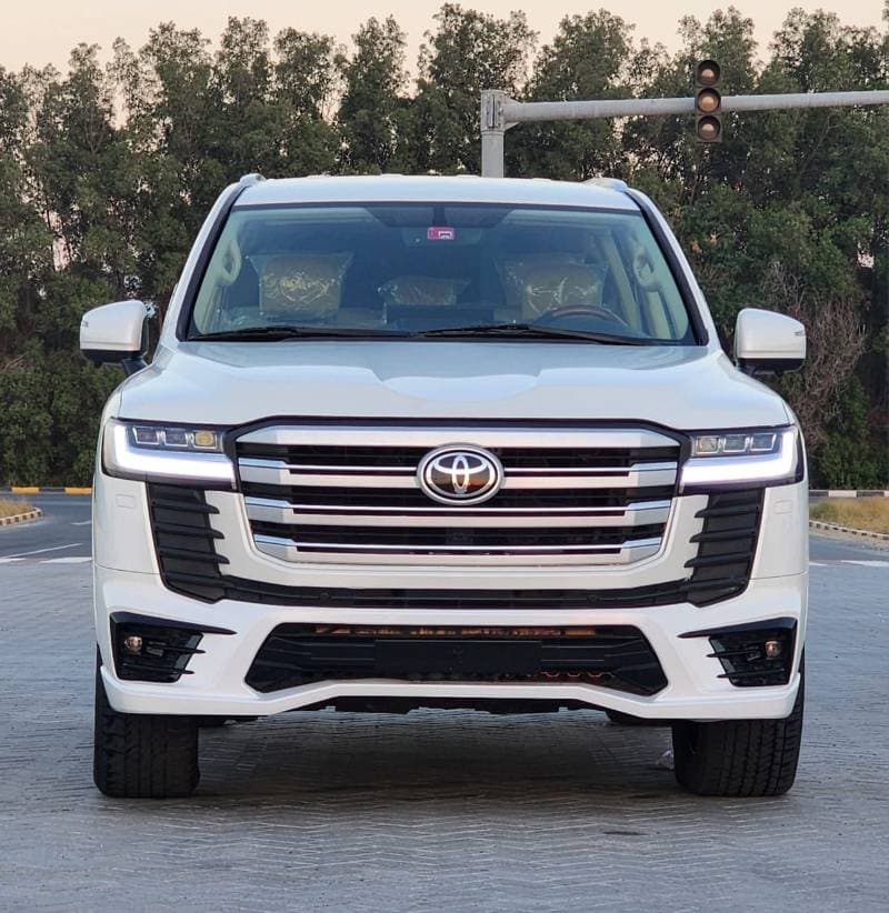 2017 Toyota Land Cruiser GXR thumbnail 2