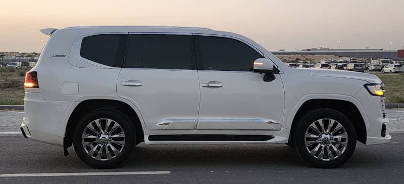 2010 Toyota Land Cruiser thumbnail 8