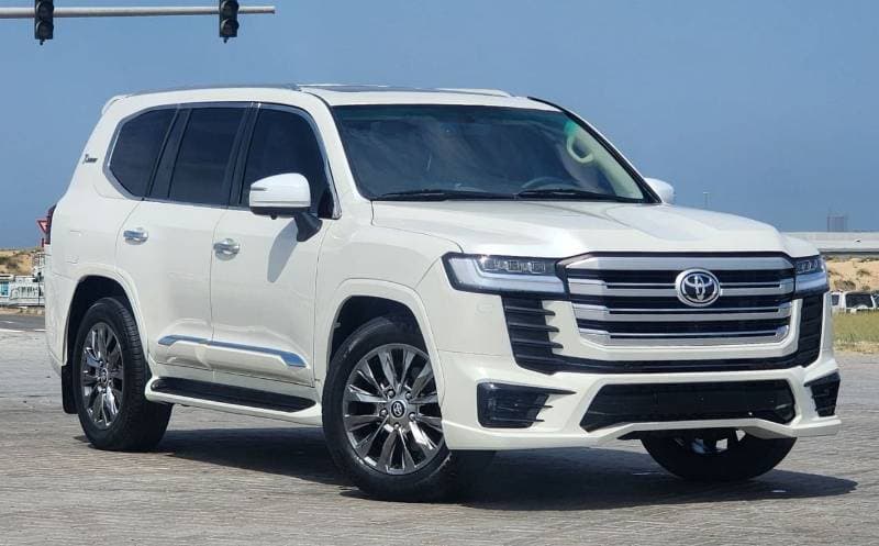 2016 Toyota Land Cruiser thumbnail 3