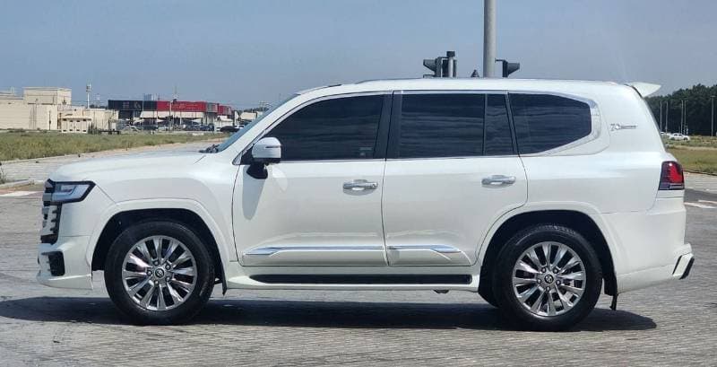 2016 Toyota Land Cruiser thumbnail 8