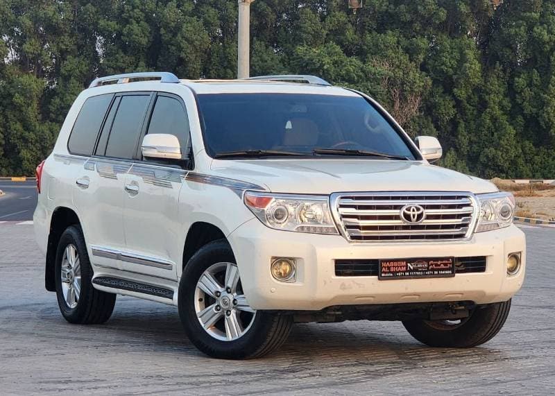 2014 Toyota Land Cruiser GXR thumbnail 3