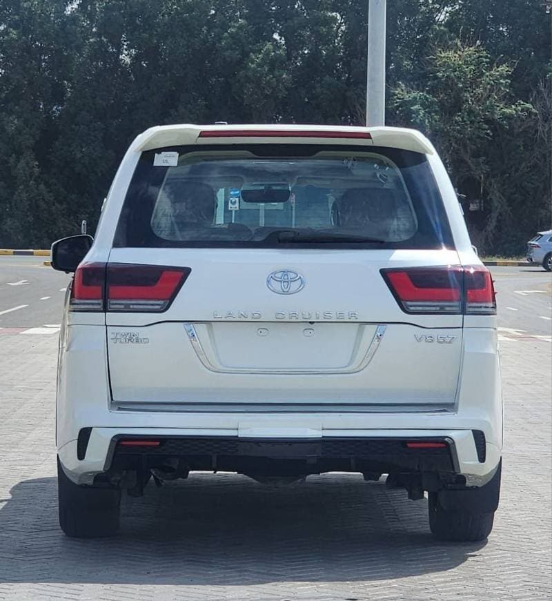 2016 Toyota Land Cruiser thumbnail 5