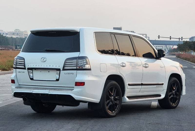 2014 Lexus LX570 SUPERCHARGED thumbnail 7