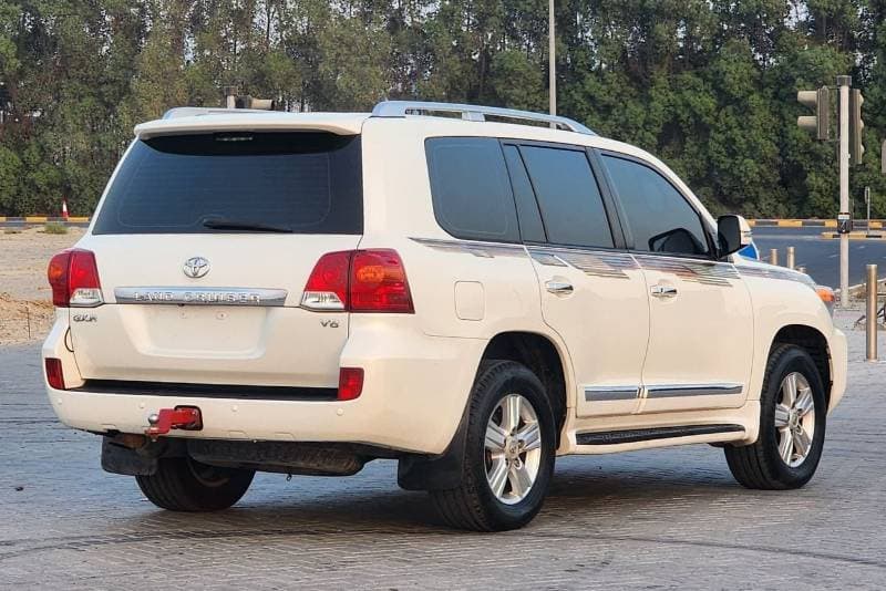 2014 Toyota Land Cruiser GXR thumbnail 6