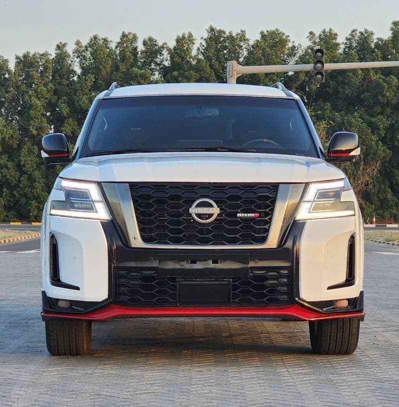 2016 Nissan Patrol thumbnail 2