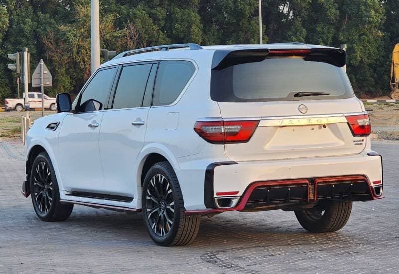 2016 Nissan Patrol thumbnail 4