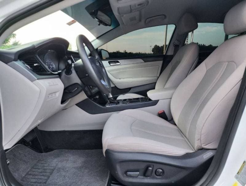2018 Hyundai Sonata GL thumbnail 8