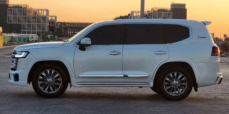 2010 Toyota Land Cruiser thumbnail 8