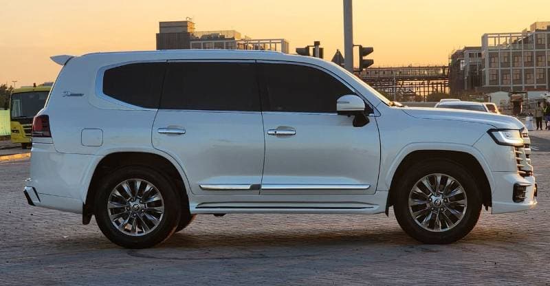 2010 Toyota Land Cruiser thumbnail 7
