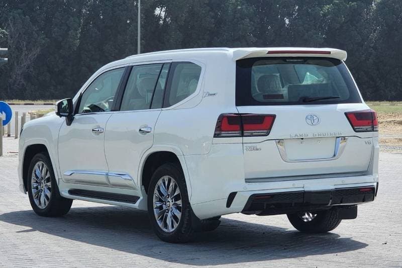 2010 Toyota Land Cruiser thumbnail 7