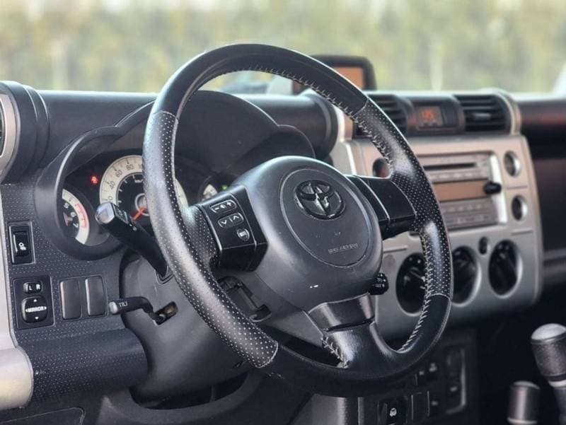 2010 Toyota FJ Cruiser BASE thumbnail 8