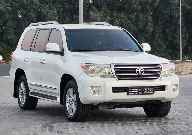 2014 Toyota Land Cruiser GXR thumbnail 2