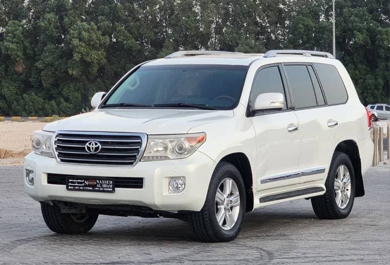 2014 Toyota Land Cruiser GXR thumbnail 5