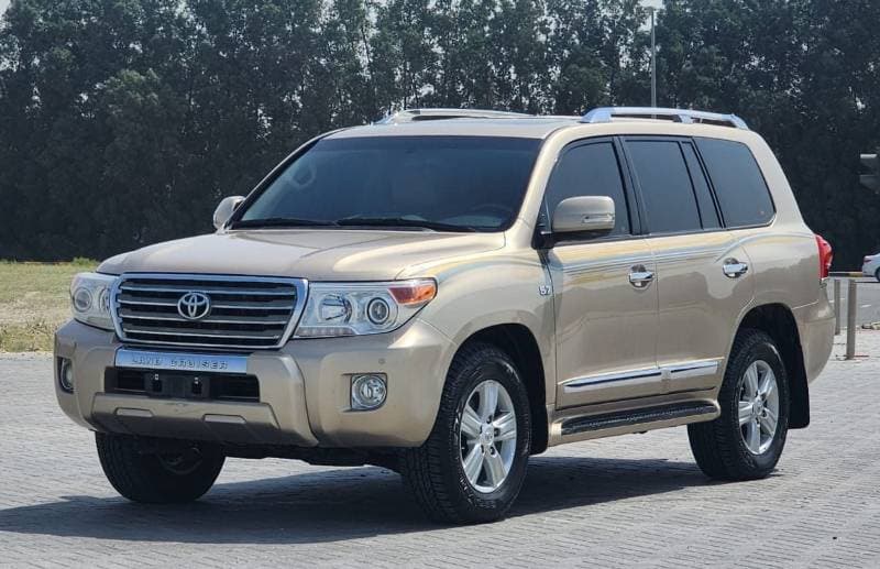 2015 Toyota Land Cruiser VXR thumbnail 3