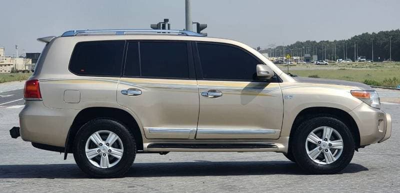 2015 Toyota Land Cruiser VXR thumbnail 8