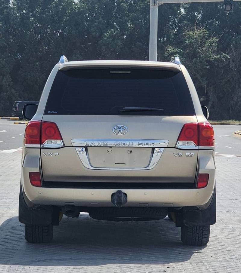 2015 Toyota Land Cruiser VXR thumbnail 6