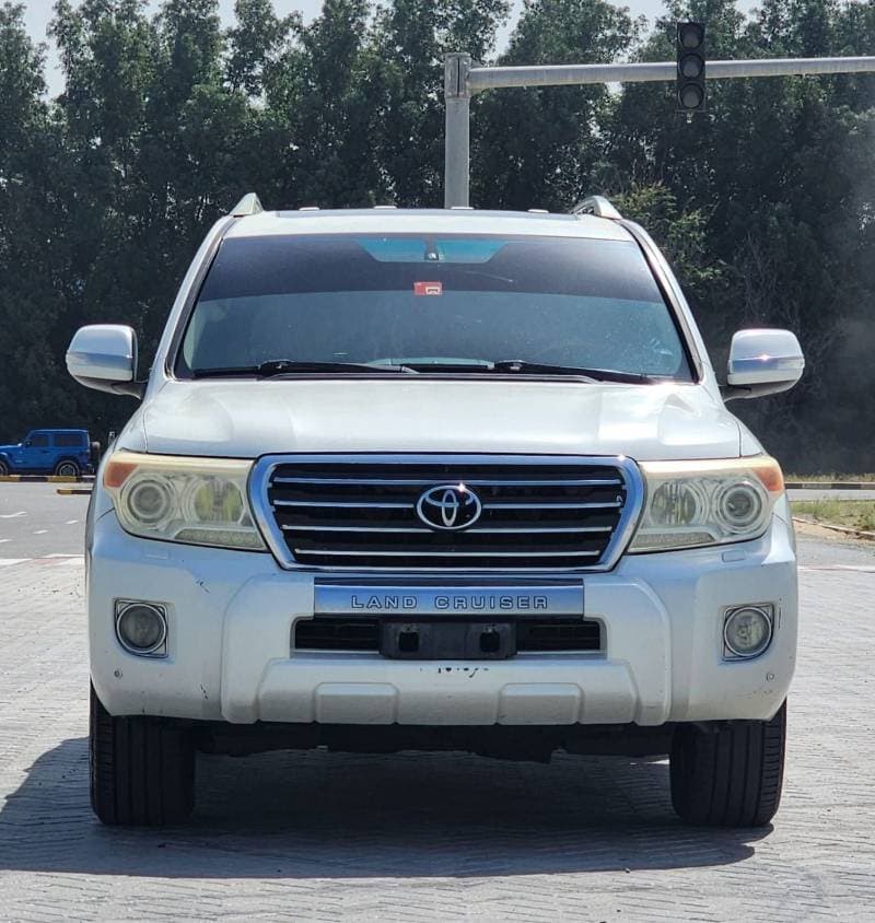 2015 Toyota Land Cruiser thumbnail 3