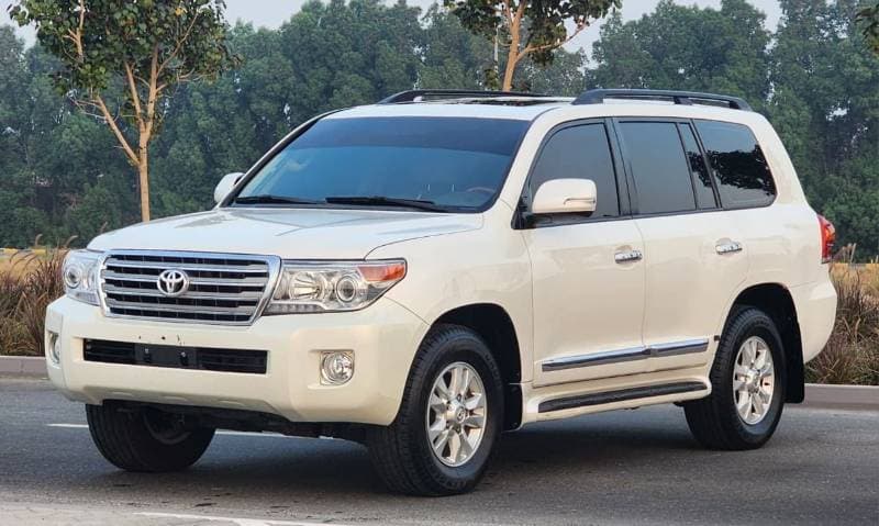 2012 Toyota Land Cruiser GXR thumbnail 5