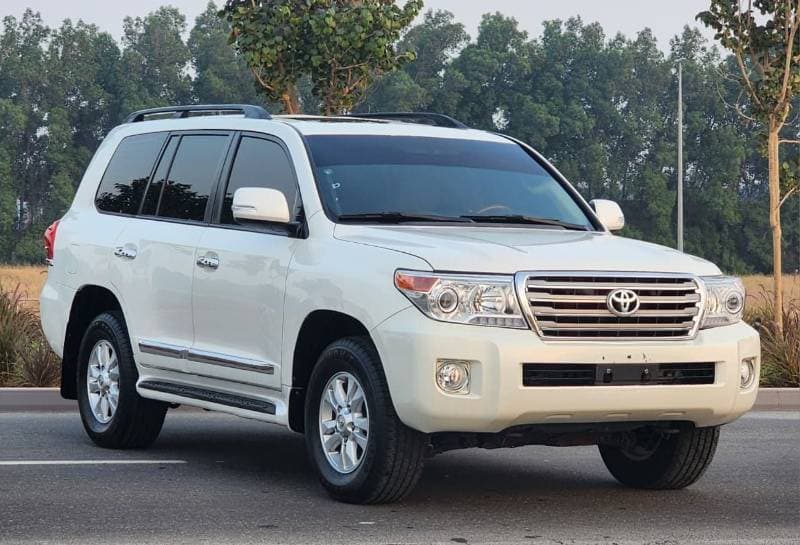 2012 Toyota Land Cruiser GXR thumbnail 6