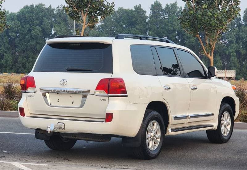 2012 Toyota Land Cruiser GXR thumbnail 8