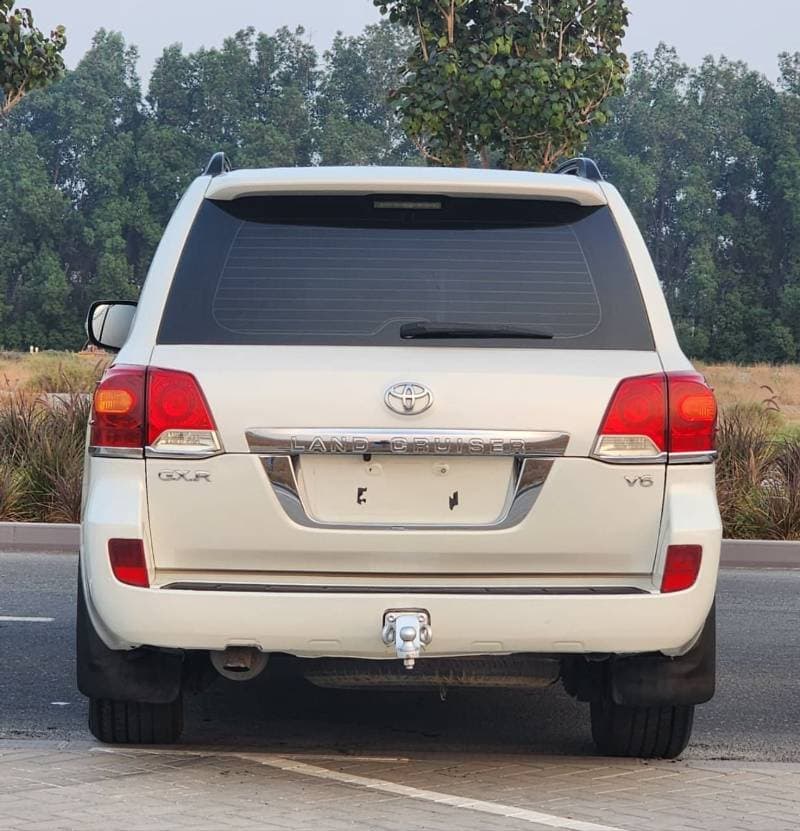 2012 Toyota Land Cruiser GXR thumbnail 4
