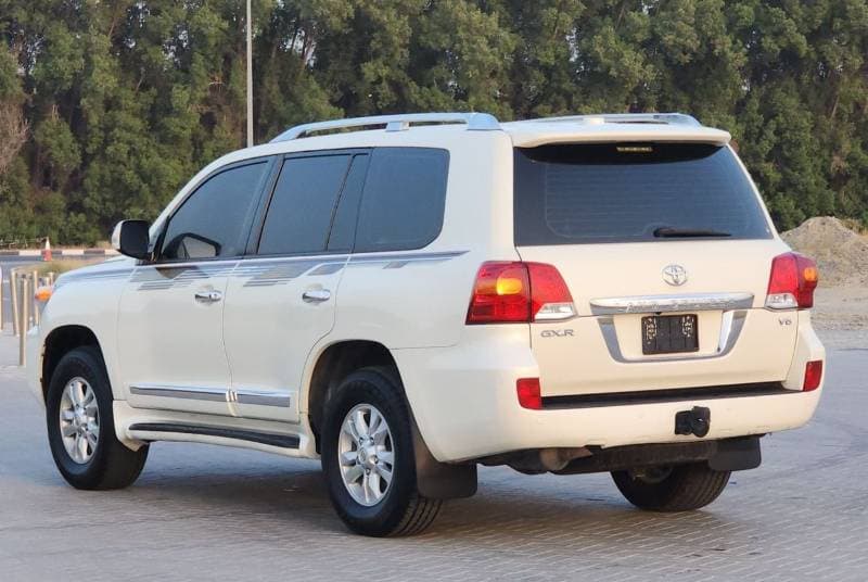 2015 Toyota Land Cruiser GXR thumbnail 4