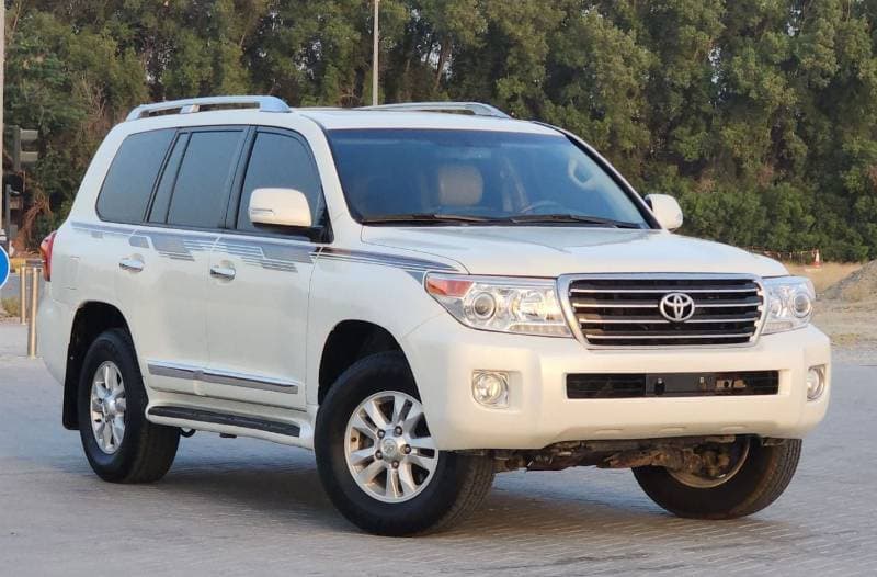 2015 Toyota Land Cruiser GXR thumbnail 3