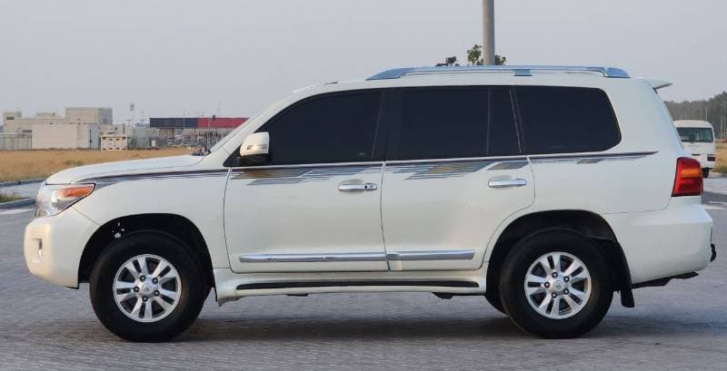 2015 Toyota Land Cruiser GXR thumbnail 8