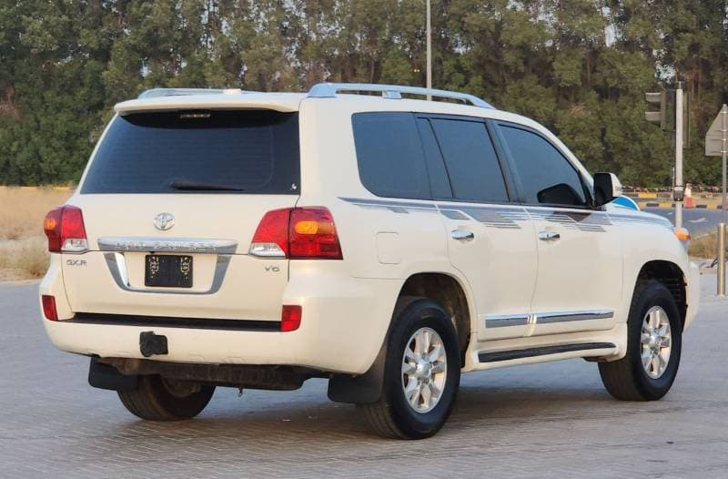 2015 Toyota Land Cruiser GXR thumbnail 6