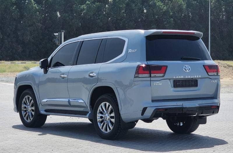 2009 Toyota Land Cruiser thumbnail 6
