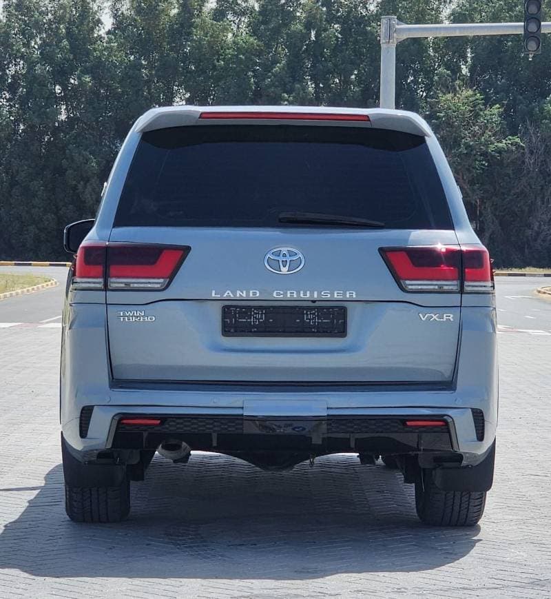 2009 Toyota Land Cruiser thumbnail 5