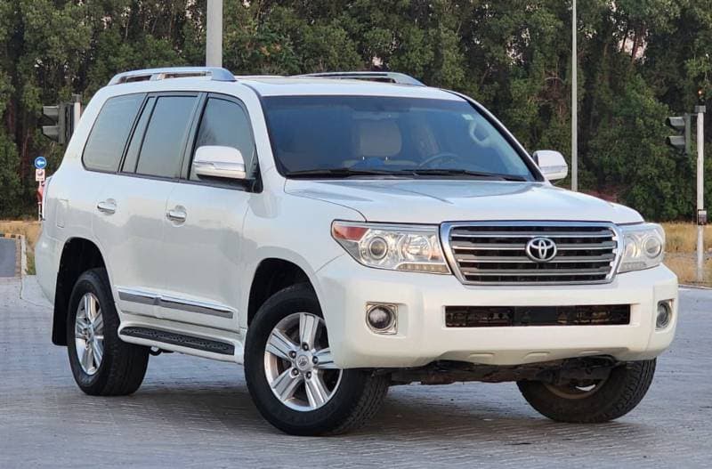 2015 Toyota Land Cruiser GXR thumbnail 3