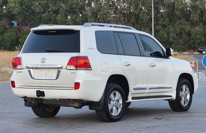 2015 Toyota Land Cruiser GXR thumbnail 4