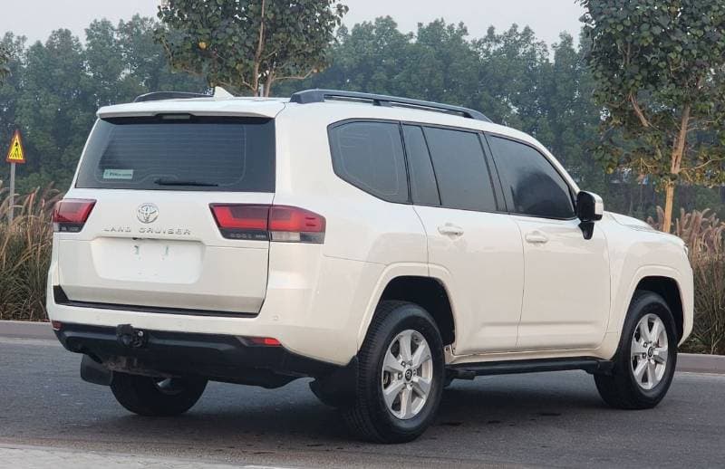 2024 Toyota Land Cruiser GXR thumbnail 4