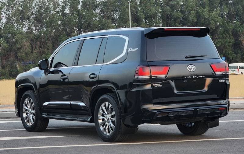 2011 Toyota Land Cruiser thumbnail 5