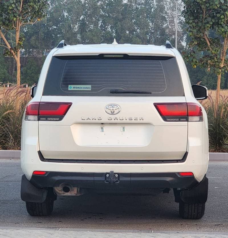 2024 Toyota Land Cruiser GXR thumbnail 5