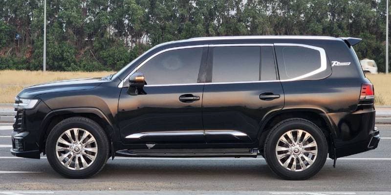 2011 Toyota Land Cruiser thumbnail 7
