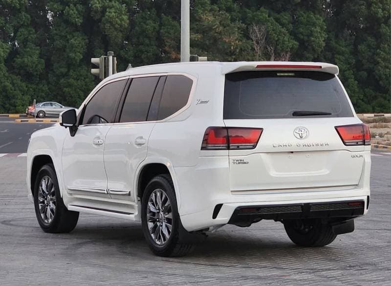 2014 Toyota Land Cruiser GXR thumbnail 6