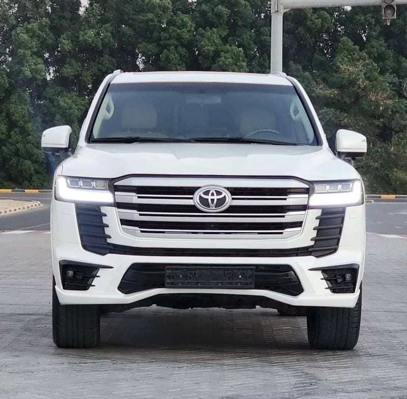 2014 Toyota Land Cruiser GXR thumbnail 3